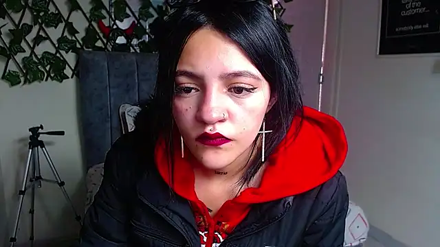 Violettasquirt online show from June 12, 2026, 1:42 pm
