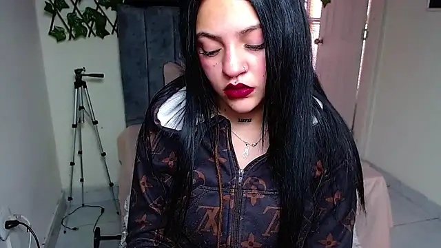 Snapshot of Violettasquirt chatting on July 29, 2026, 1:32 pm Violettasquirt online show from July 29, 2026, 1:32 pm