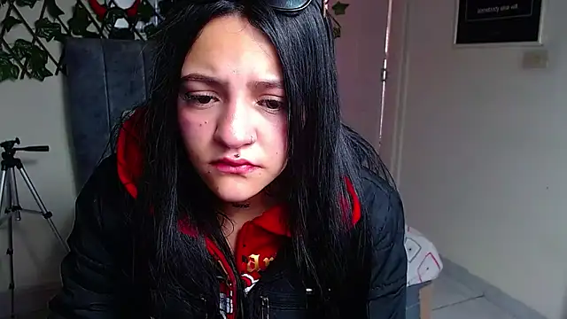Violettasquirt online show from June 11, 2026, 1:41 pm