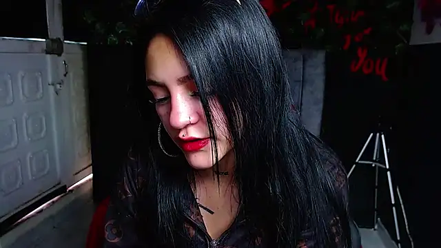 Violettasquirt online show from May 11, 2026, 1:34 pm