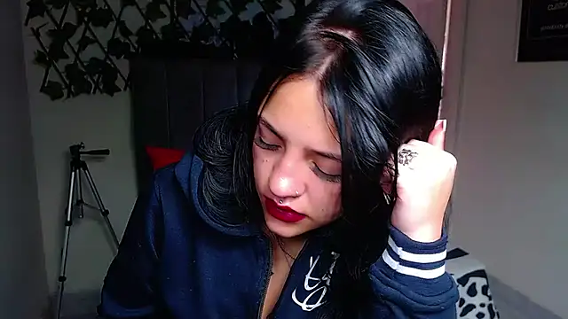 Snapshot of Violettasquirt chatting on June 30, 2026, 1:33 pm Violettasquirt online show from June 30, 2026, 1:33 pm