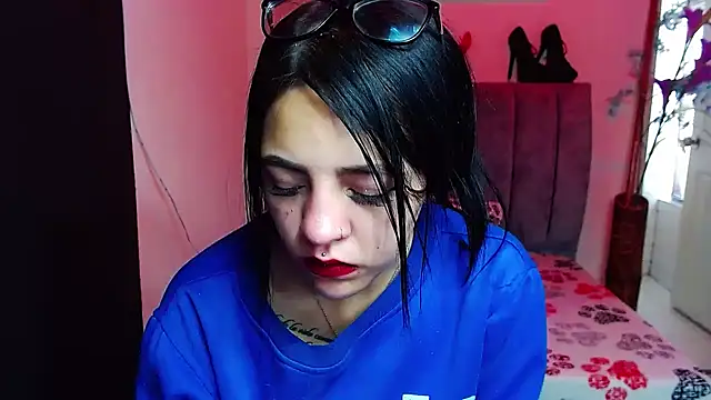 Violettasquirt online show from October 2, 2025, 1:36 pm