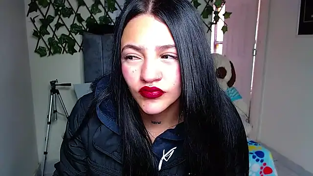 Snapshot of Violettasquirt chatting on July 9, 2026, 1:32 pm Violettasquirt online show from July 9, 2026, 1:32 pm