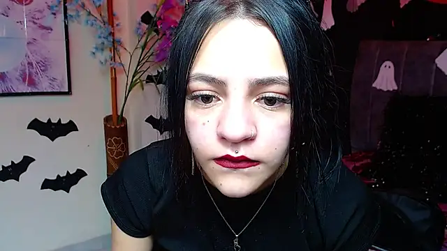 Violettasquirt online show from November 4, 2025, 1:37 pm