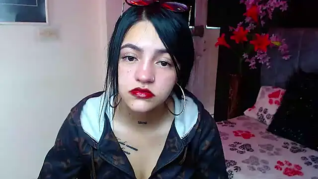 Violettasquirt online show from December 18, 2025, 1:48 pm