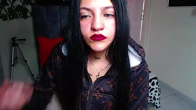 Snapshot of Violettasquirt chatting on July 2, 2026, 5:30 pm Violettasquirt online show from July 2, 2026, 5:30 pm