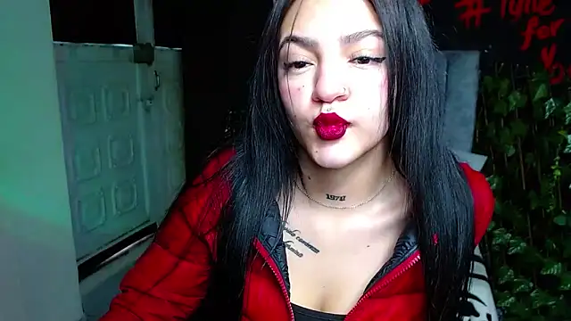 Violettasquirt online show from April 25, 2026, 1:36 pm