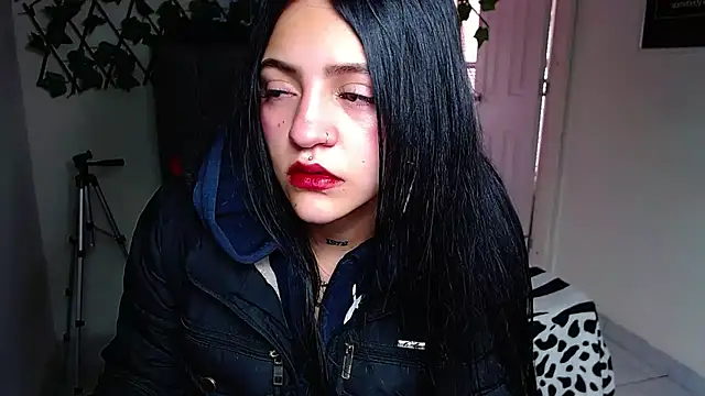 Snapshot of Violettasquirt chatting on June 23, 2026, 1:53 pm Violettasquirt online show from June 23, 2026, 1:53 pm