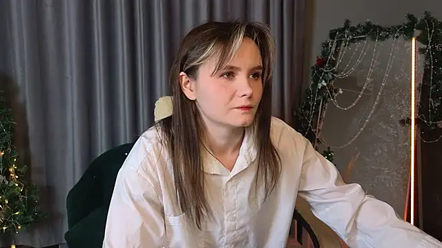 CiriRianonn online show from January 16, 2026, 4:27 am