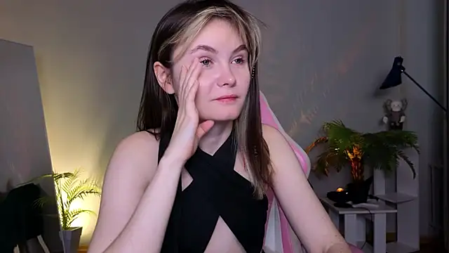 CiriRianonn online show from October 1, 2025, 4:28 am