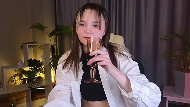 CiriRianonn online show from February 3, 2026, 6:22 am