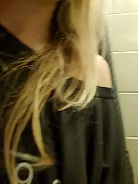 Linda 999 online show from October 13, 2025, 11:05 pm