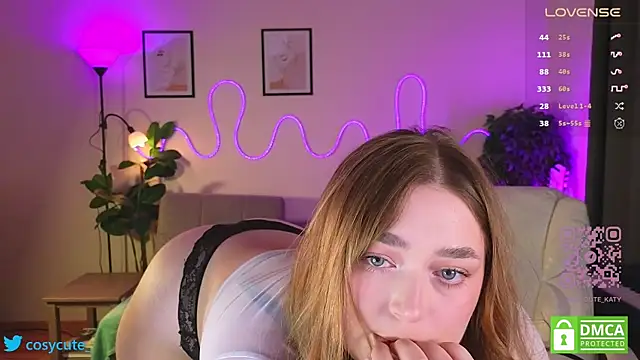 cosycute  online show from September 29, 2025, 5:29 pm