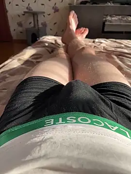 Snapshot of red_red00 chatting on March 7, 2026, 1:27 pm red red00 online show from March 7, 2026, 1:27 pm