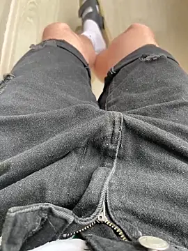 Snapshot of red_red00 chatting on March 6, 2026, 8:31 am red red00 online show from March 6, 2026, 8:31 am