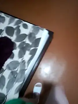 Snapshot of red_red00 chatting on March 9, 2025, 7:59 pm red red00 online show from March 9, 2025, 7:59 pm