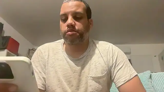 AbsolutMouuah online show from May 2, 2026, 1:33 am