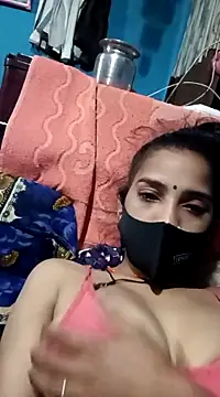 Poojashrma33 online show from February 13, 2025, 3:56 pm