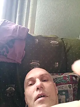 Pineapple04 online show from December 21, 2025, 8:49 am