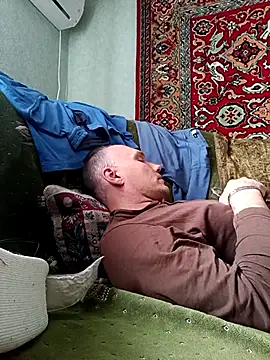 Pineapple04 online show from October 9, 2025, 8:15 am