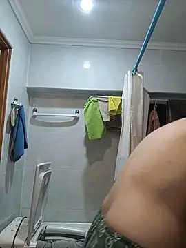 Pineapple04 online show from June 7, 2026, 6:51 am