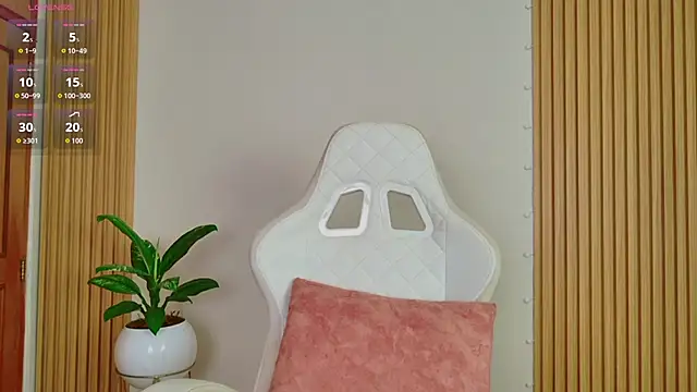 EmilyRive online show from November 11, 2025, 10:10 am