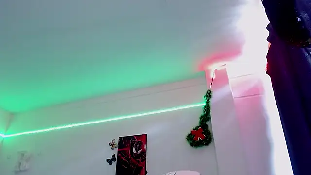 Snapshot of Rousrossell_4 chatting on December 16, 2024, 7:32 pm Rousrossell 4 online show from December 16, 2024, 7:32 pm