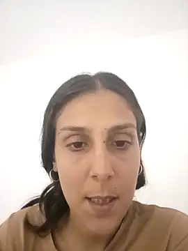 star lulu hot online show from February 2, 2026, 11:59 pm