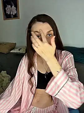 chachalette444 online show from February 14, 2026, 12:38 pm