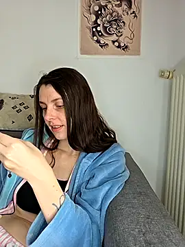 chachalette444 online show from February 15, 2026, 1:32 pm