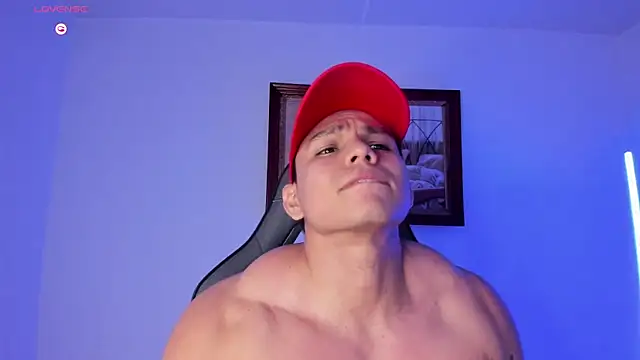 Snapshot of RoyConstance chatting on February 6, 2026, 3:13 am RoyConstance online show from February 6, 2026, 3:13 am