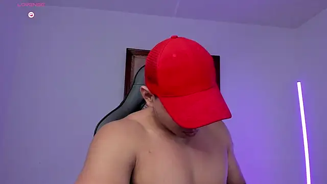 RoyConstance online show from June 25, 2026, 3:04 am