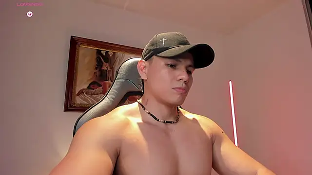 RoyConstance online show from August 4, 2026, 3:33 am