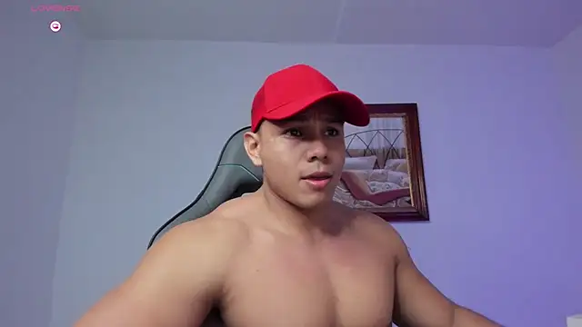 Snapshot of RoyConstance chatting on March 12, 2026, 5:13 am RoyConstance online show from March 12, 2026, 5:13 am