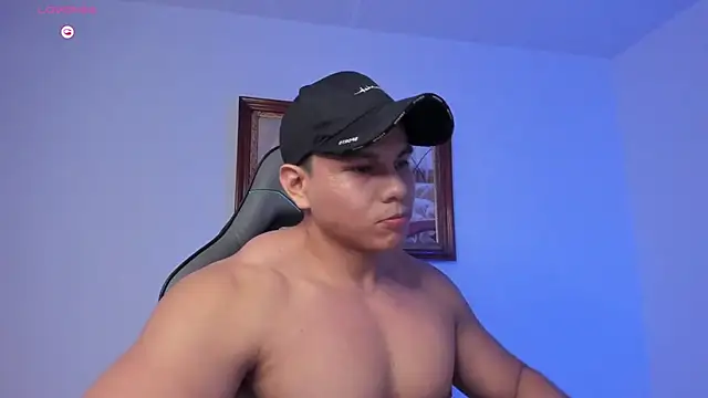 Snapshot of RoyConstance chatting on March 3, 2026, 3:13 am RoyConstance online show from March 3, 2026, 3:13 am