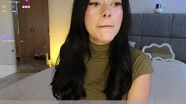 Soffimoon  online show from February 11, 2026, 8:20 pm