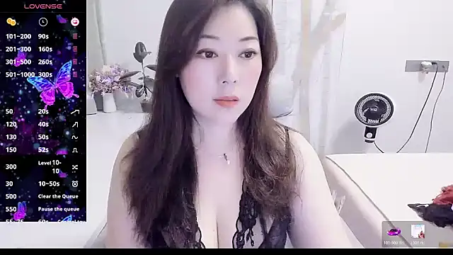 Snapshot of Crystal_Wings chatting on May 24, 2026, 11:54 am Crystal Wings online show from May 24, 2026, 11:54 am