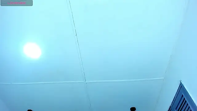 valentina 0  online show from September 18, 2025, 4:59 am