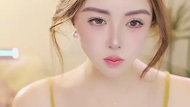 Qiaoqiao  online show from May 6, 2026, 4:11 pm