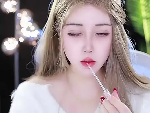 Qiaoqiao  online show from March 10, 2025, 4:14 pm