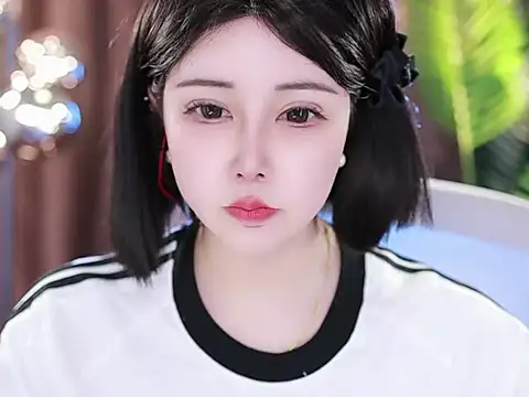 Qiaoqiao  online show from March 22, 2025, 12:25 pm