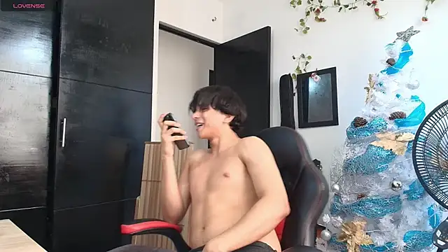 Haruto2001 online show from December 9, 2024, 8:44 pm