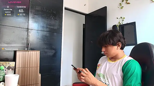 Haruto2001 online show from December 2, 2024, 7:33 pm