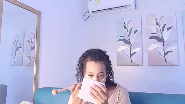 flavia cruz online show from June 16, 2026, 12:05 pm
