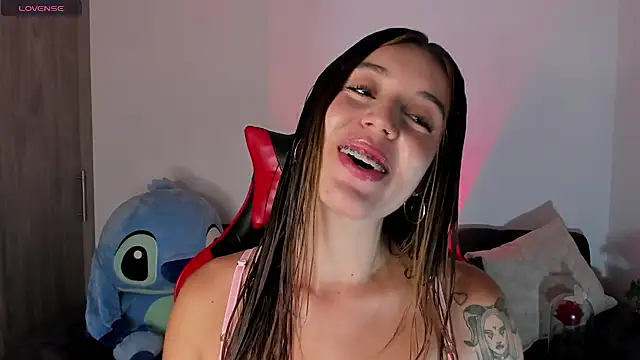 zoee jackson online show from September 10, 2025, 4:55 am