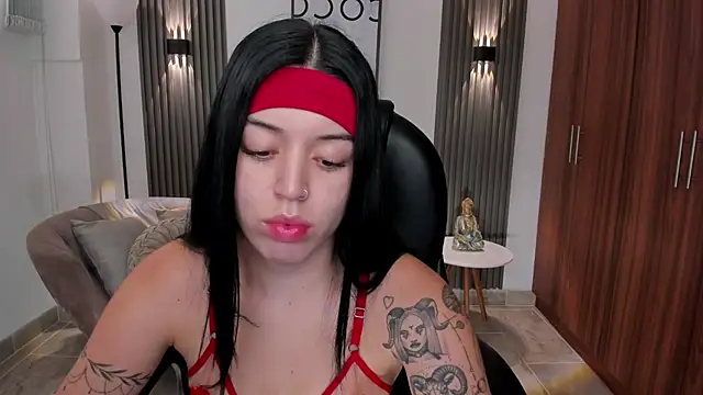 zoee jackson online show from June 8, 2026, 7:47 pm