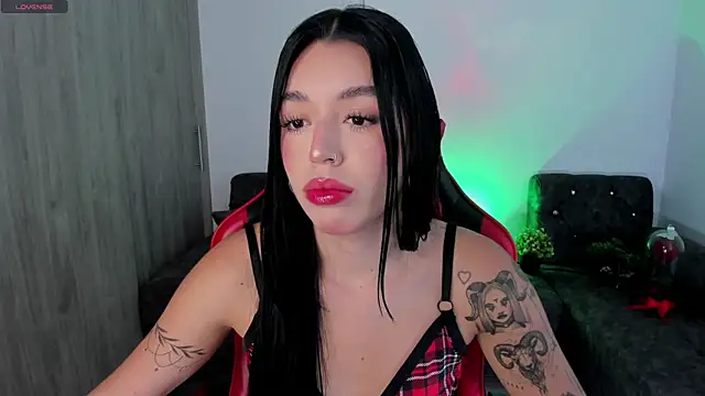 zoee jackson online show from May 5, 2026, 9:51 pm
