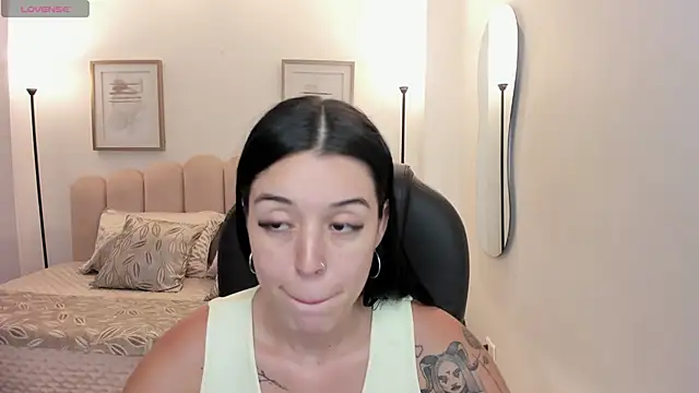 zoee jackson online show from July 23, 2026, 5:53 pm