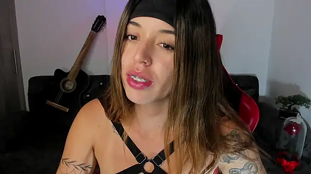 zoee jackson online show from October 1, 2025, 4:50 am