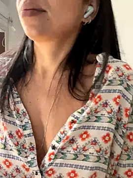 GrlAlice online show from October 10, 2025, 3:24 pm